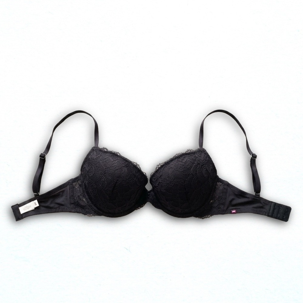 VS PINK Wear Everywhere Push-Up Bra Black Floral Lace Underwire 32C